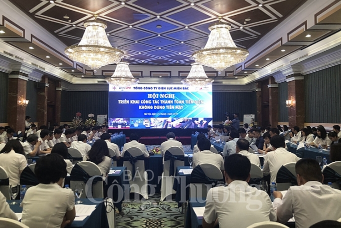 evnnpc day manh thanh toan khong dung tien mat