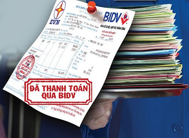 evnnpc day manh thanh toan khong dung tien mat