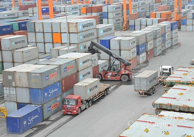 Bài 2: Điểm sáng về cắt giảm điều kiện kinh doanh bai 2 diem sang ve cat giam dieu kien kinh doanh