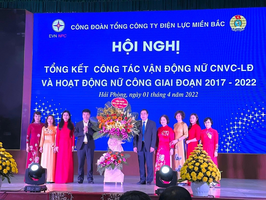 Hội nghị tổng kết công tác vận động nữ CNVC-LĐ và hoạt động nữ công giai đoạn 2017-2022 Công đoàn EVNNPC