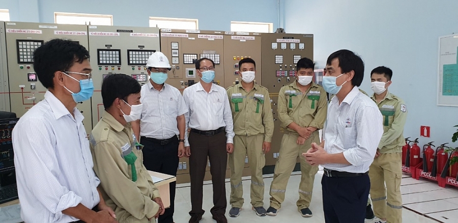 Công đoàn EVNNPT tổ chức tọa đàm và thăm hỏi người lao động nhân dịp Tháng Công nhân Công đoàn EVNNPT tổ chức tọa đàm và thăm hỏi người lao động nhân dịp Tháng Công nhân