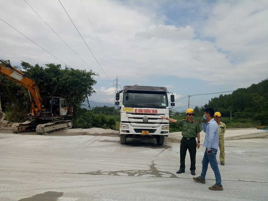 PTC3: Không chủ quan trong bảo vệ an toàn hành lang lưới điện cao áp mùa khô PTC3: Không chủ quan trong bảo vệ an toàn hành lang lưới điện cao áp mùa khô