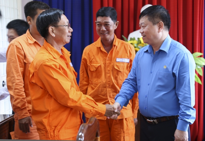 Công đoàn Điện lực Việt Nam: Lan toả trách nhiệm và tình người EVN trong Tháng Công nhân 2020 cong doan dien luc viet nam lan toa trach nhiem va tinh nguoi evn trong thang cong nhan 2020