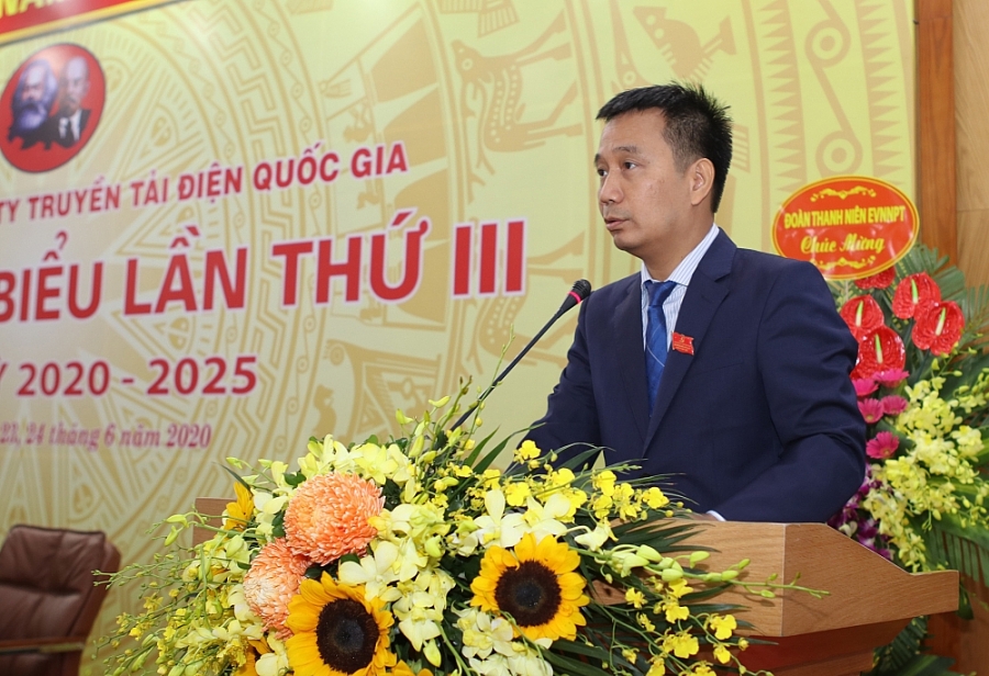 undefined 0951 4a tung bao cao chinh tri