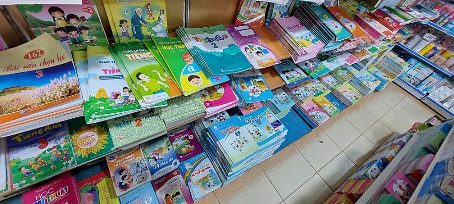 Ma trận 769 đầu sách tham khảo bủa vây học sinh nghèo