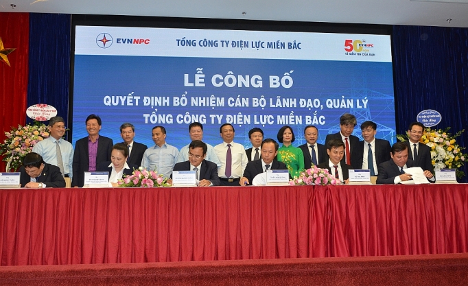 Bổ nhiệm nhiều chức danh tại Tổng công ty Điện lực miền Bắc bo nhiem nhieu chuc danh tai tong cong ty dien luc mien bac