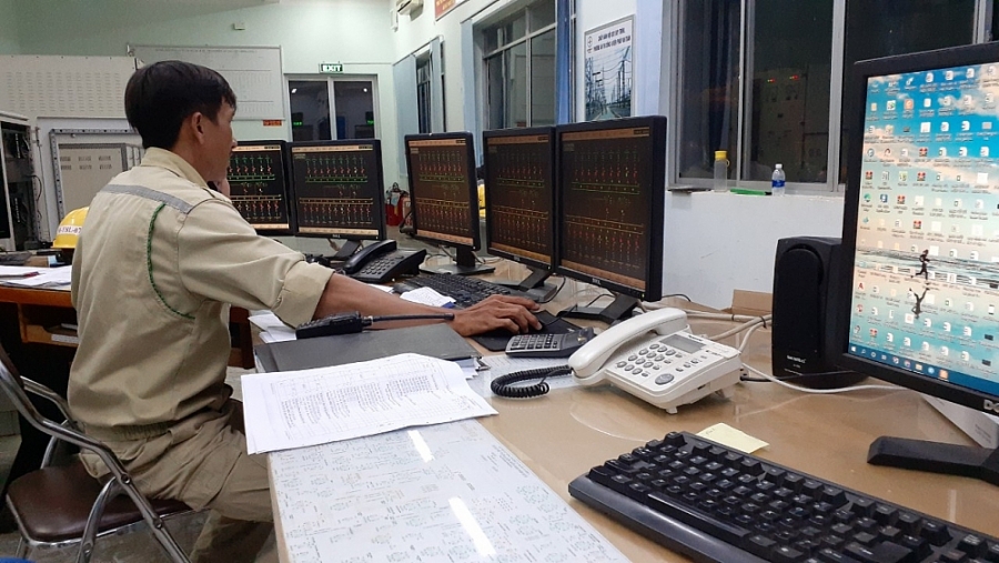 4414-2-thao-tac-dong-dien