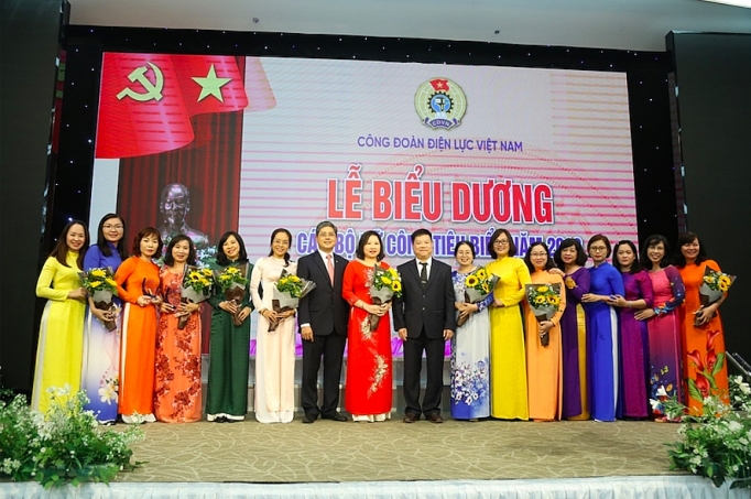 cong doan dien luc viet nam bieu duong can bo nu cong tieu bieu nam 2019