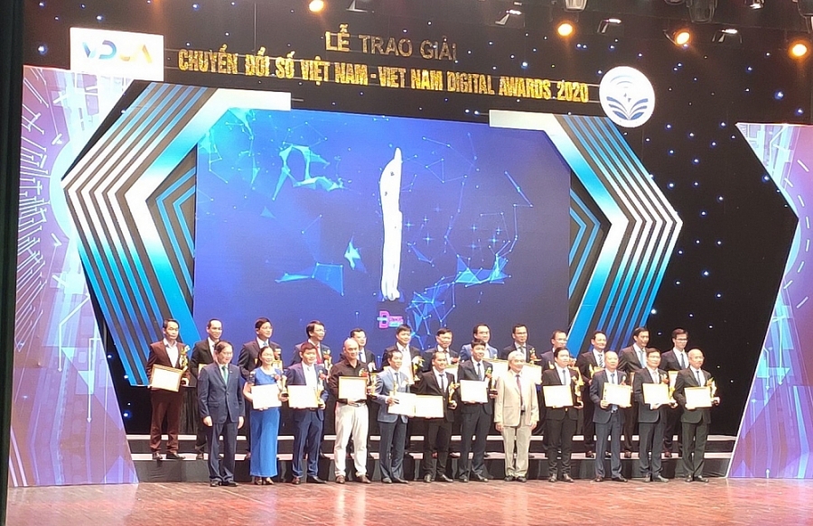 EVN thắng lớn tại giải thưởng Doanh nghiệp chuyển đổi số xuất sắc Việt Nam 2020