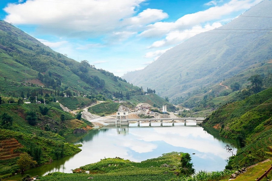 Bộ trưởng Bộ Công Thương làm rõ thêm thông tin về thuỷ điện và xử lý môi trường điện mặt trời Bộ trưởng Bộ Công Thương làm rõ thêm thông tin về thuỷ điện và xử lý môi trường điện mặt trời