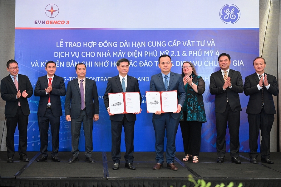 undefined 0717-le-trao-hop-dong