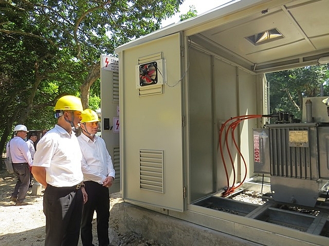 Niềm vui có điện lưới của các nhà khoa học trên đảo Rều niem vui co dien luoi cua cac nha khoa hoc tren dao reu