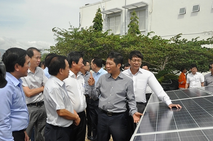 Điện mặt trời: Nguồn giải cứu cho các dự án điện chậm tiến độ dien mat troi nguon giai cuu cho cac du an dien cham tien do