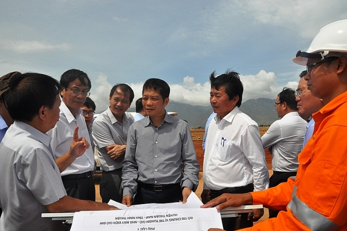 Điện mặt trời: Nguồn giải cứu cho các dự án điện chậm tiến độ dien mat troi nguon giai cuu cho cac du an dien cham tien do