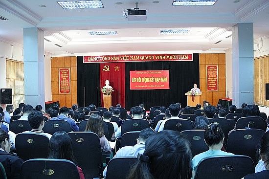 Nâng cao chất lượng đào tạo, bồi dưỡng lý luận chính trị, xây dựng đội ngũ cán bộ, đảng viên thuộc Đảng bộ Bộ Công Thương Nâng cao chất lượng đào tạo, bồi dưỡng lý luận chính trị, xây dựng đội ngũ cán bộ, đảng viên thuộc Đảng bộ Bộ Công Thương