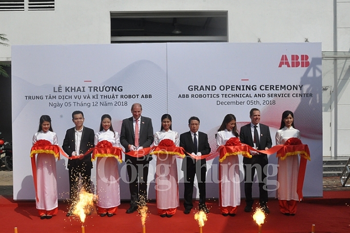 Những điểm khác biệt từ Trung tâm Dịch vụ và kỹ thuật rô bốt đầu tiên của ABB tại Việt Nam nhung diem khac biet tu trung tam dich vu va ky thuat ro bot dau tien cua abb tai viet nam