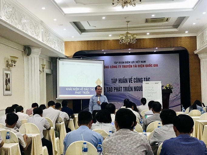 evnnpt day manh dao tao nguon nhan luc