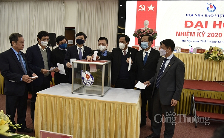 Báo chí Việt Nam phải đổi mới, đóng góp nhiều hơn nữa để phát triển đất nước