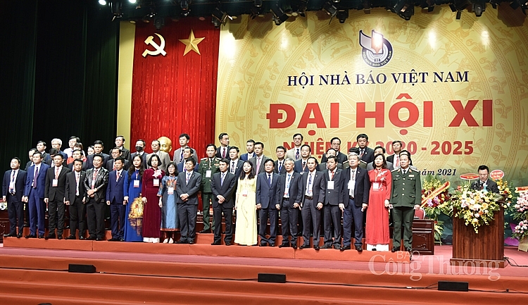 Báo chí Việt Nam phải đổi mới, đóng góp nhiều hơn nữa để phát triển đất nước