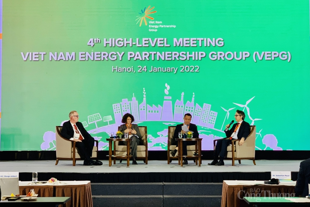 Chiến lược phát triển ngành năng lượng dài hạn, bền vững giữ vai trò then chốt