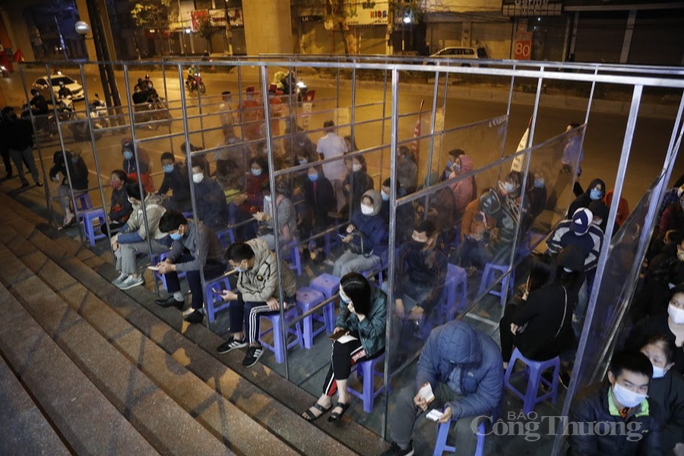 Ngày vía Thần tài: Linh vật trâu vàng "cháy hàng" Ngày vía Thần tài: Linh vật trâu vàng "cháy hàng"