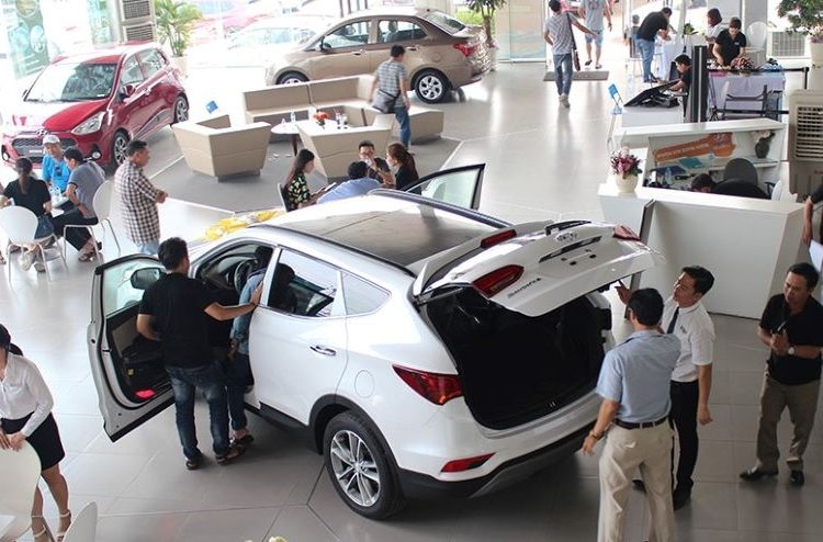 Doanh số bán ô tô "bùng nổ", tín hiệu khả quan cho người tiêu dùng