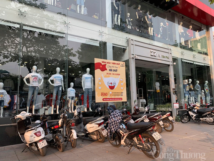 Kinh doanh thất thu, nhiều cửa hàng treo biển sang nhượng, cho thuê kinh doanh that thu nhieu cua hang treo bien sang nhuong cho thue