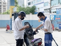 Cước vận tải vẫn