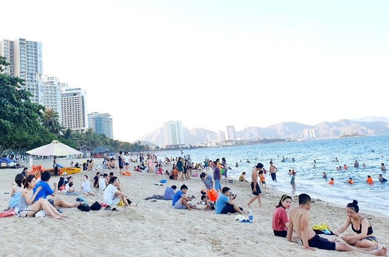 3747 covid 19 thu hai