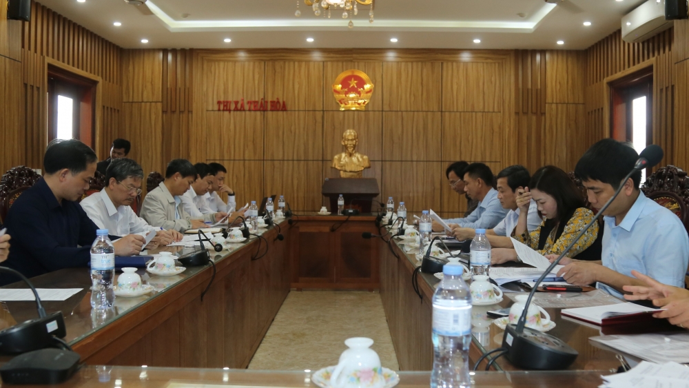 Tháo gỡ khó khăn, đẩy nhanh tiến độ hoàn thành dự án cải tạo đường dây 110kV Quỳnh Lưu-Qùy Hợp Tháo gỡ khó khăn, đẩy nhanh tiến độ hoàn thành dự án cải tạo đường dây 110kV Quỳnh Lưu Qùy Hợp