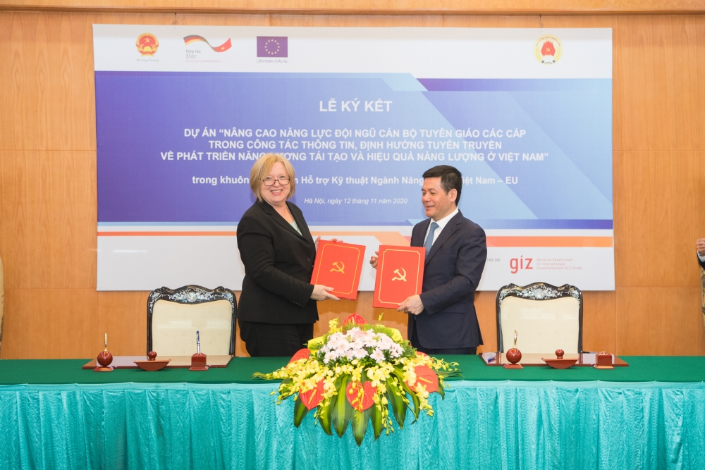 undefined 3823-ba-regina-ong-nguyyn-hyng-dien