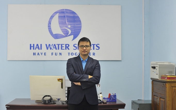 chang trai 8x khoi nghiep tu cac san pham dung cu the thao duoi nuoc