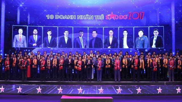 Young Vietnamese entrepreneurs honored with Red Star Awards