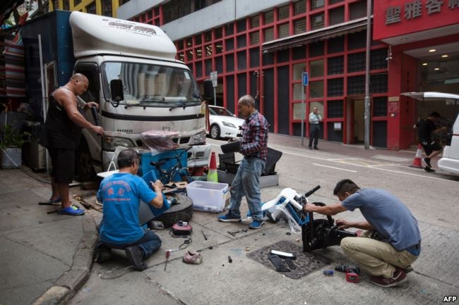 Hong Kong economy caught in US-China trade crossfire