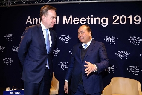 PM Phuc, WEF President join particular dialogue on Vietnam in Davos