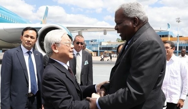 Party chief begins State visit to Cuba