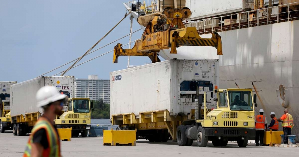 U.S. trade deficit soared to 10-year-high last year