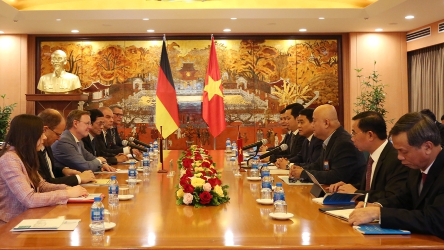 Hanoi looks to boost cooperation with Germany’s Thuringia State