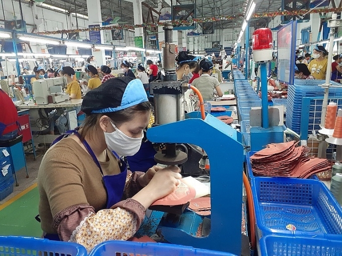 giu chan lao dong vi loi ich lau dai