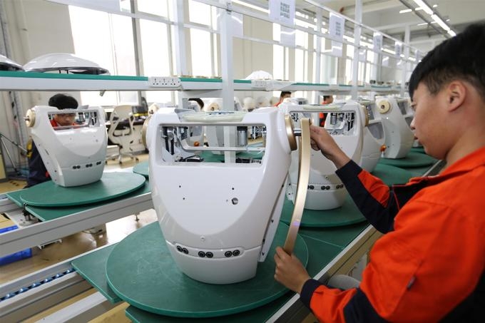 China April factory growth unexpectedly slows as economy struggles for traction