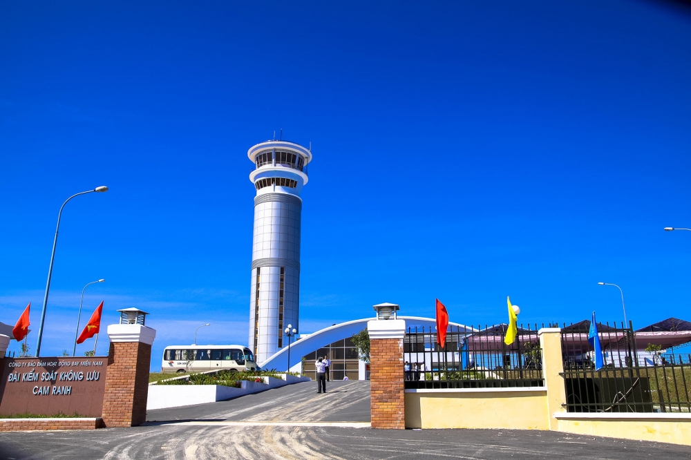 cam ranh international airports runway 2 put into use