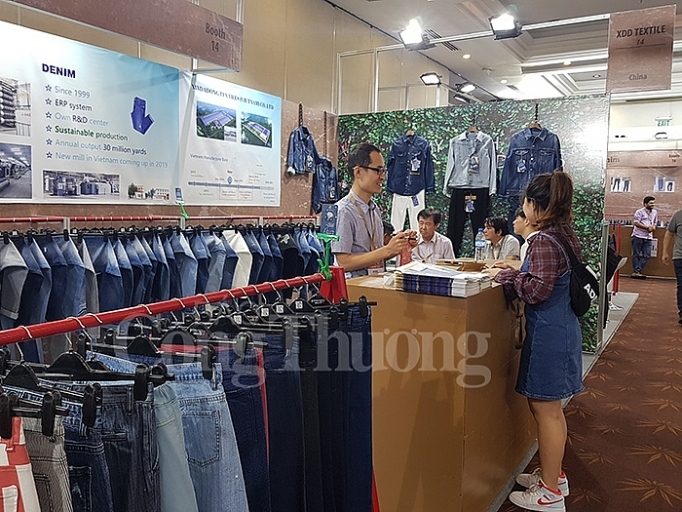 International expo on fabric and garments kicks off