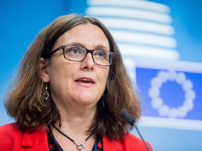 EU welcomes signing of free trade deals with Vietnam