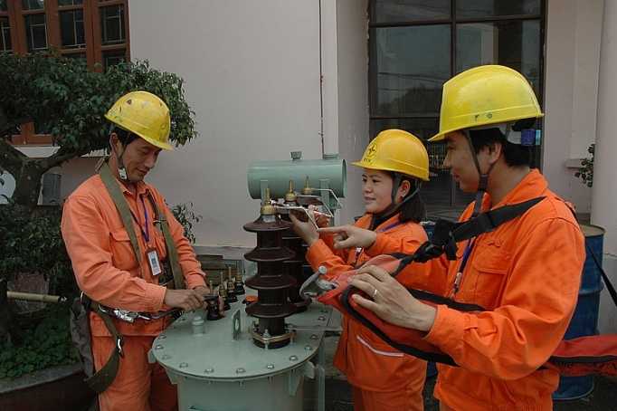 EVNNPC: Chú trọng cải thiện điều kiện lao động evnnpc chu trong cai thien dieu kien lao dong