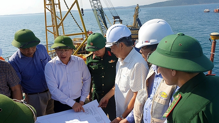 Quảng Ninh: Đưa điện ra đảo Trần trước ngày 30/7 quang ninh dua dien ra dao tran truoc ngay 307