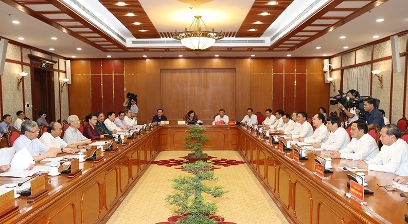 Politburo discusses construction and development of Can Tho City and Thanh Hoa Province