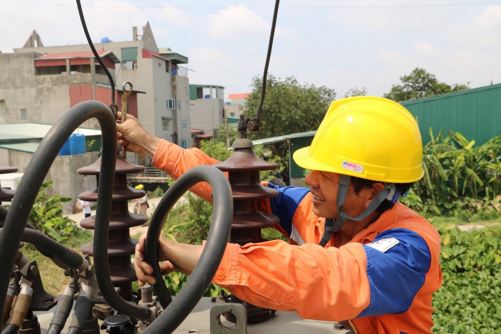 evn powers up all customer services