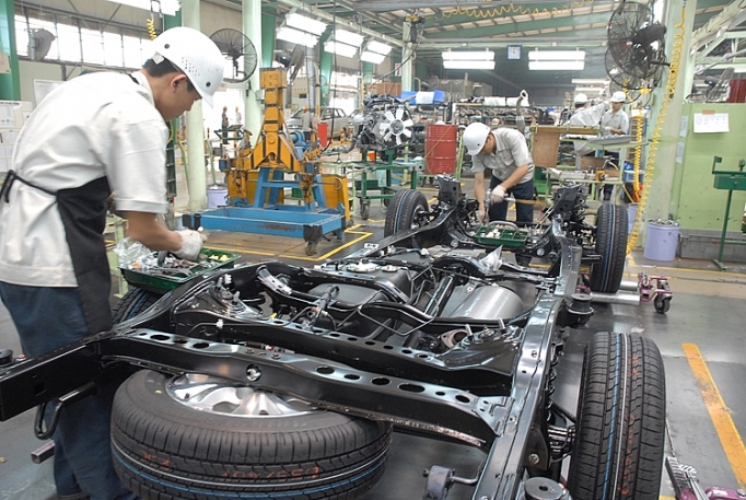 don bay cong nghiep ho tro oto nam o dau