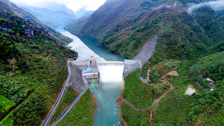 Đổi thay nhờ thủy điện