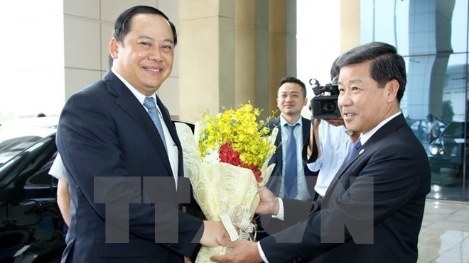 Lao Deputy PM visits Binh Duong
